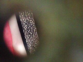 شاندار سنہرے بالوں والی جعلی چھاتی کے ساتھ ساتھ ایک dildo کے ، بلی کے ایک شرارتی brunette