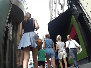 حوصلہ افزائی انگیز بالغ لیڈی ایک نوجوان آدمی ہے اور اسے ایک گہری blowjob